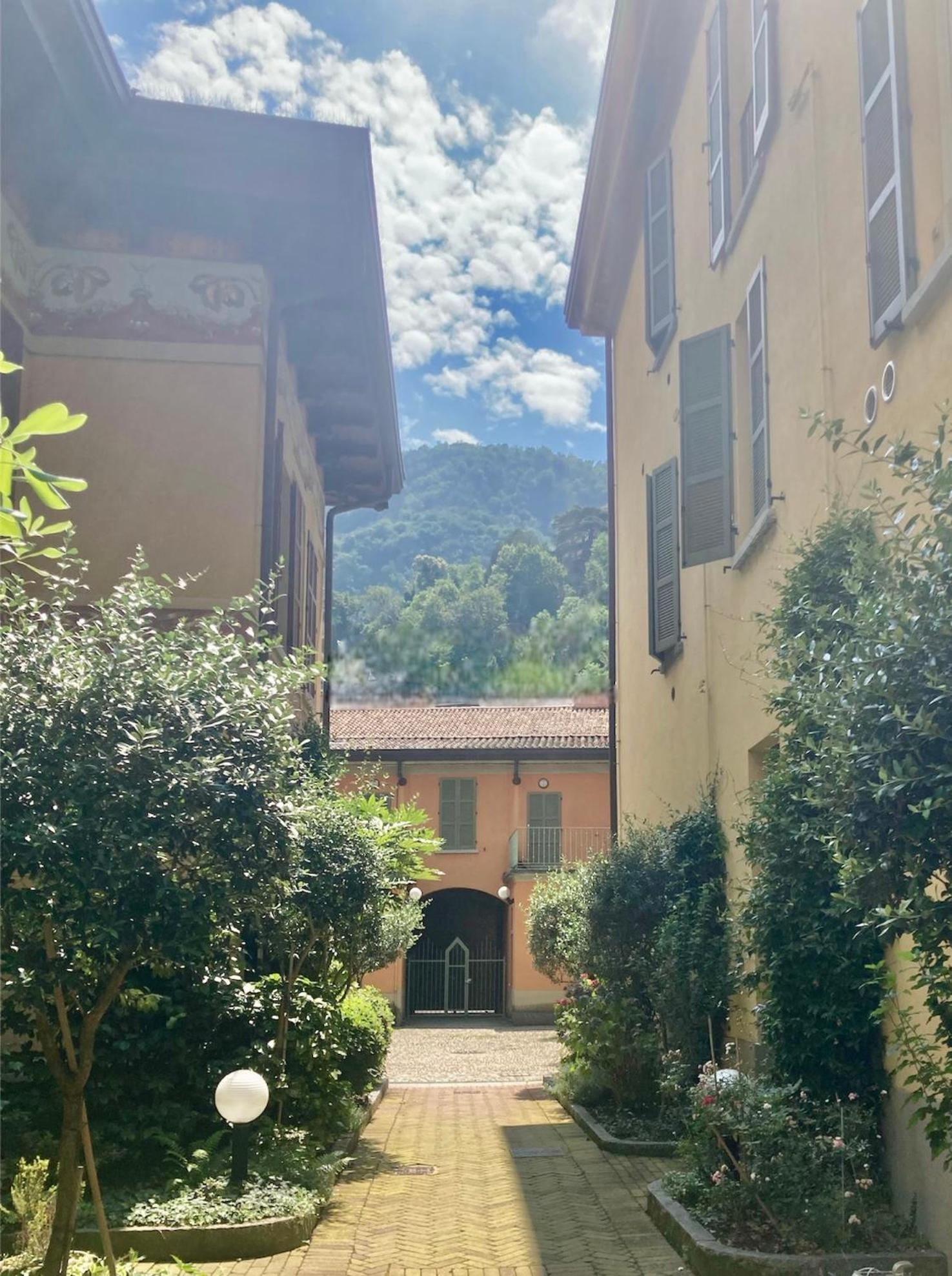 Old Borgo Vico Como