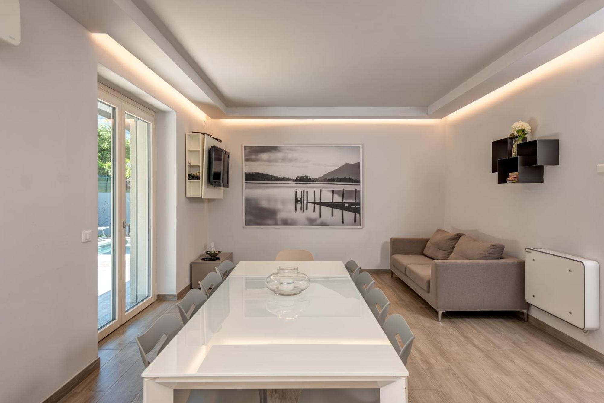 Family With Pool And Amazing Panoramic Penthouse Casa vacanze Colico