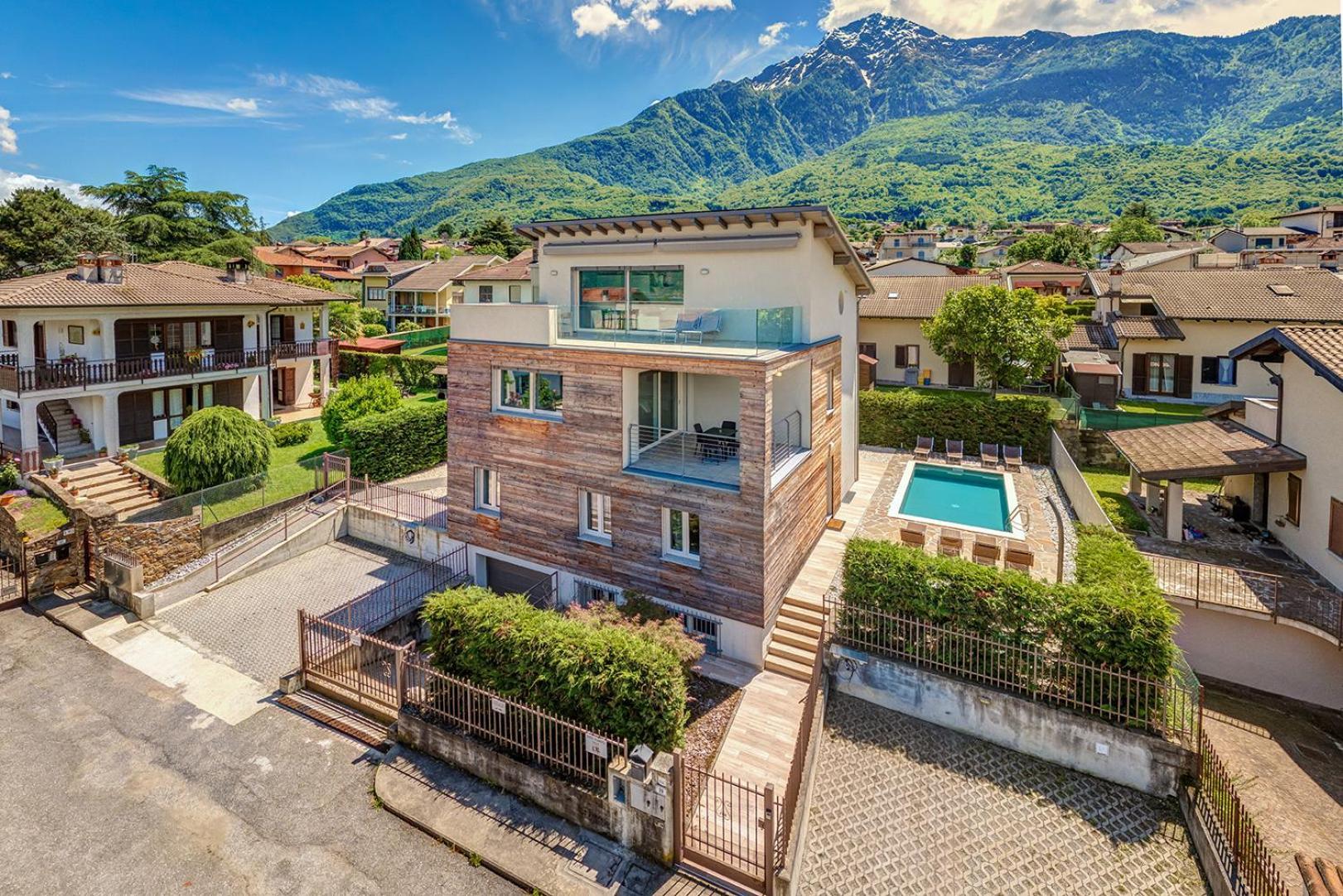 Family With Pool And Amazing Panoramic Penthouse * Colico