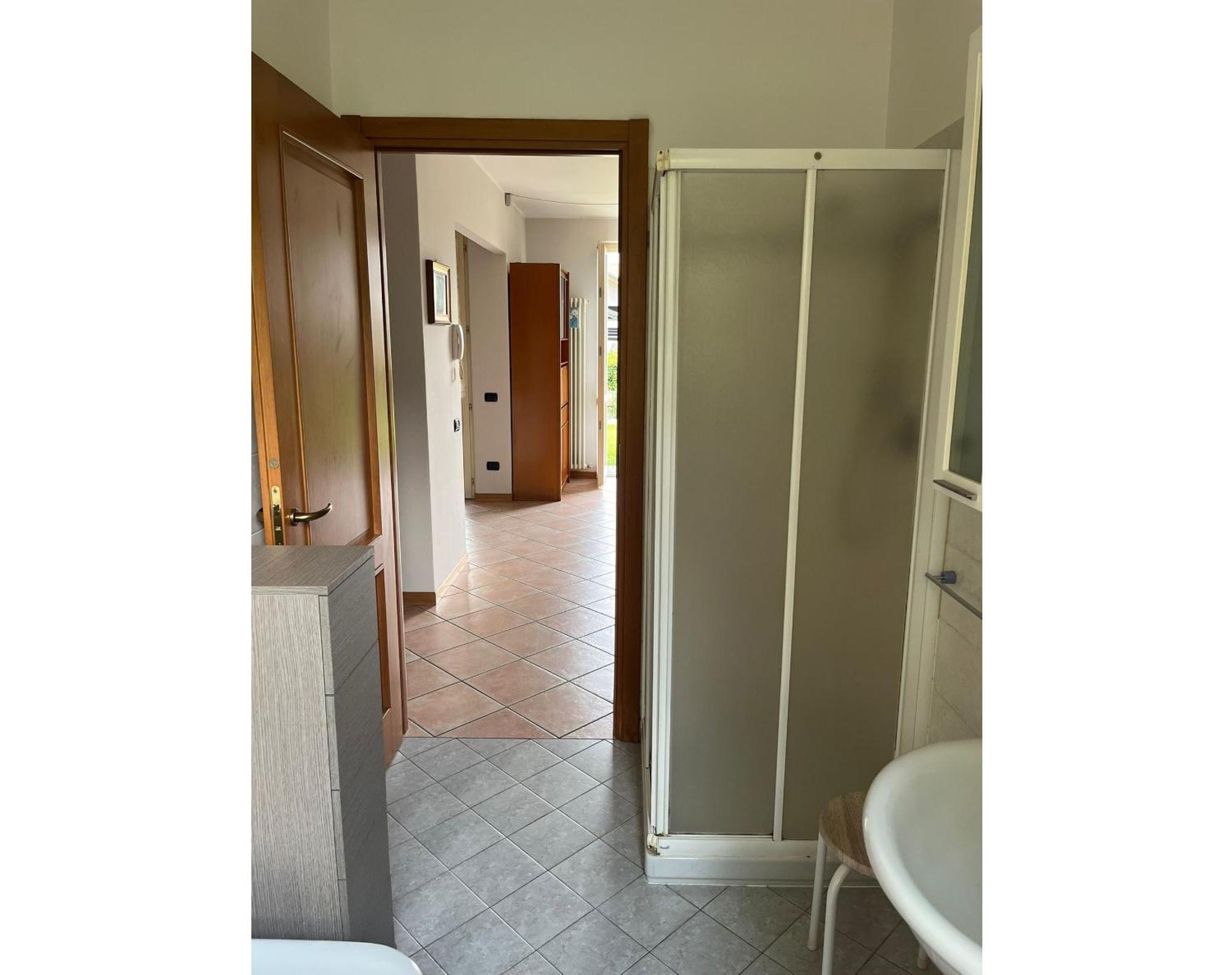 With Garden And Garage - Larihome A28 Dongo