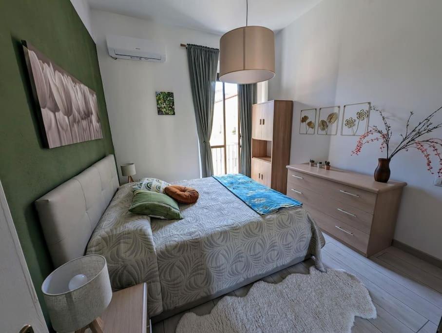 Bright Flat Just 10 Minutes From The Centre Apartment Como