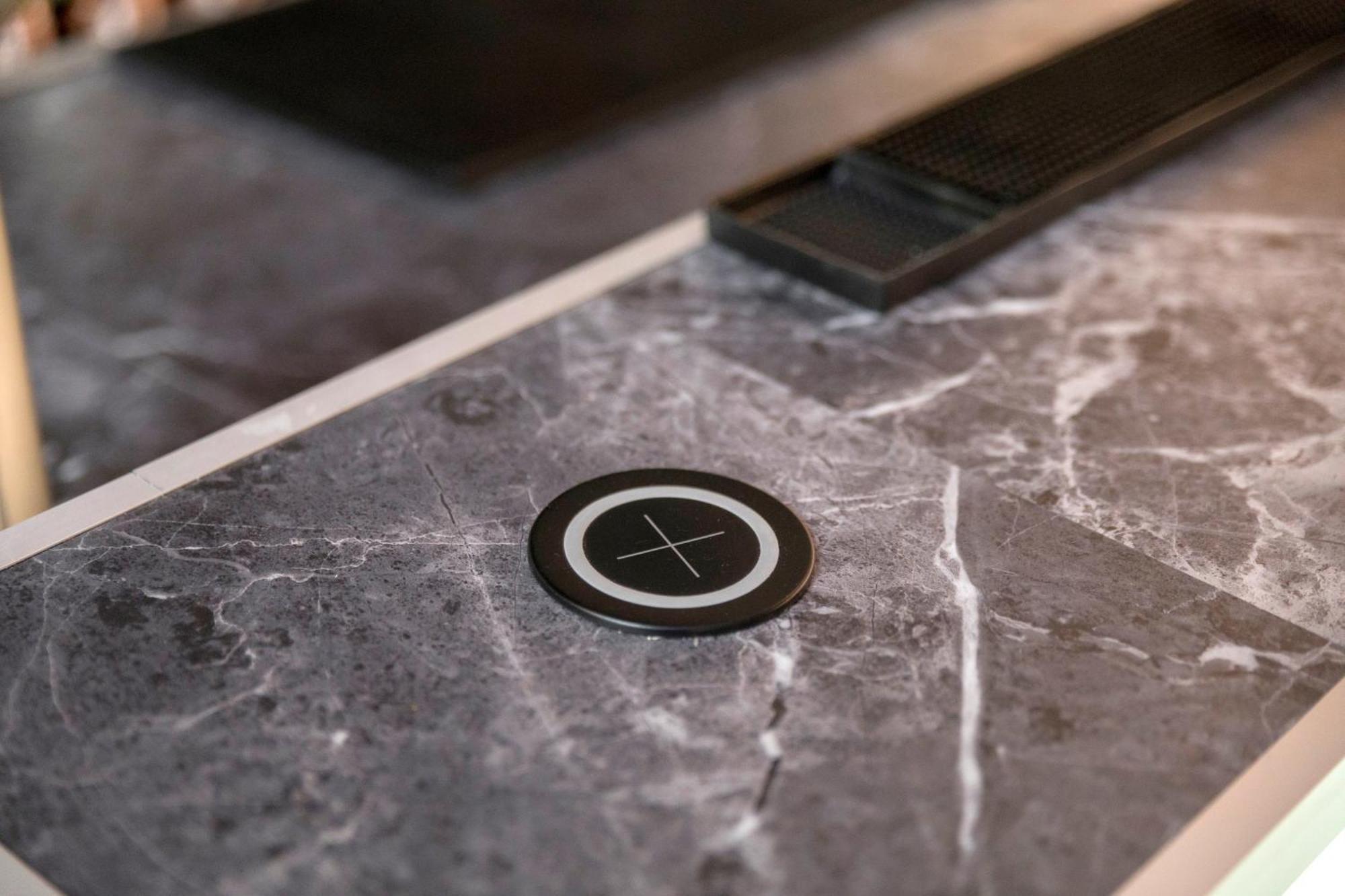 Luxe & Haven - Jacuzzi, Sauna, Steam, Private Parking Apartment *