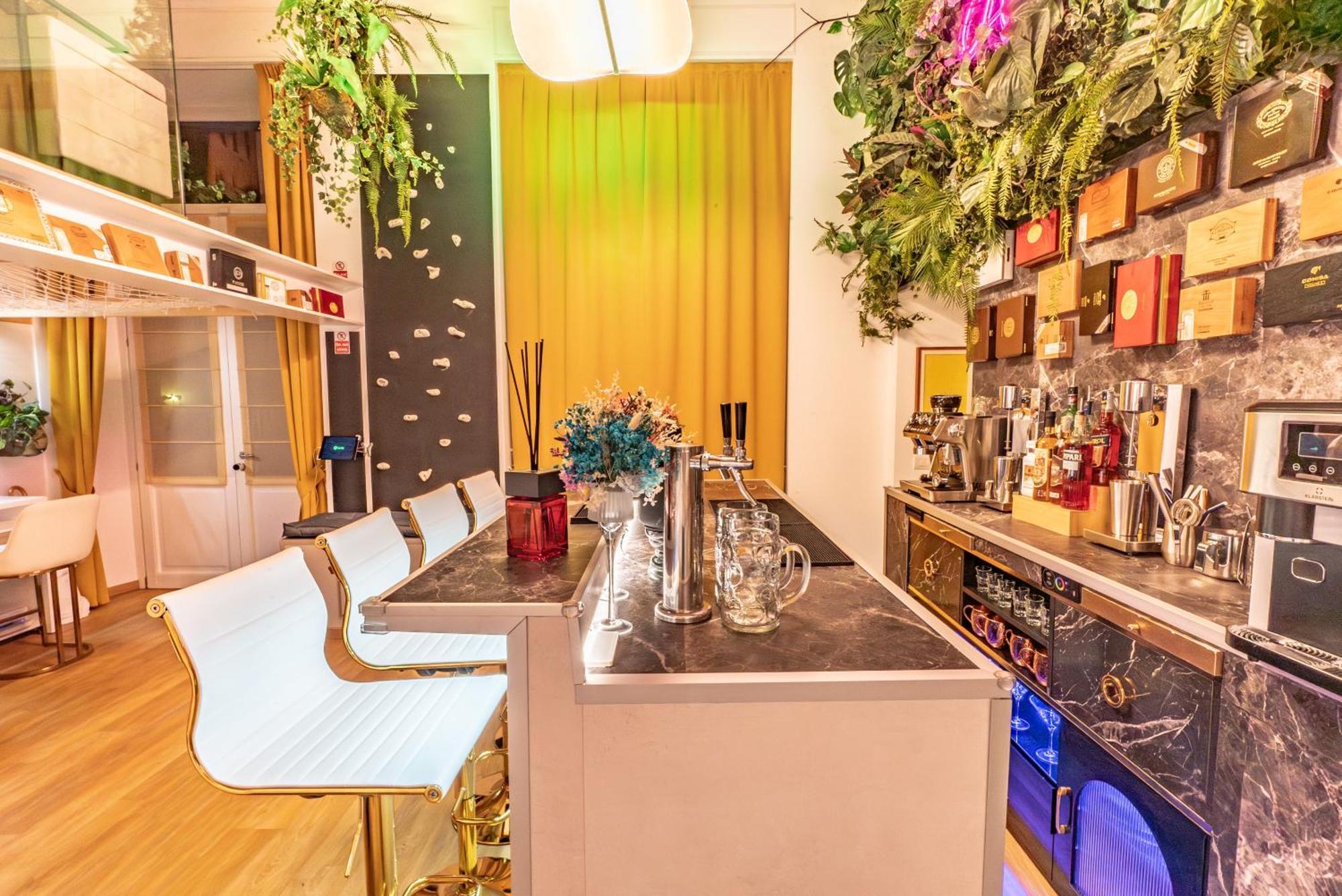 Luxe & Haven - Jacuzzi, Sauna, Steam, Private Parking Apartment Como