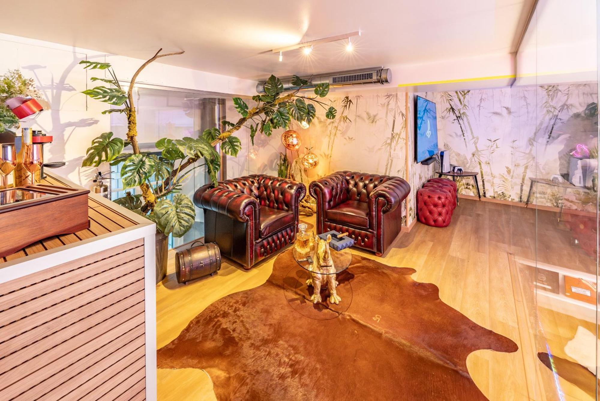 Apartment Luxe & Haven - Jacuzzi, Sauna, Steam, Private Parking Como