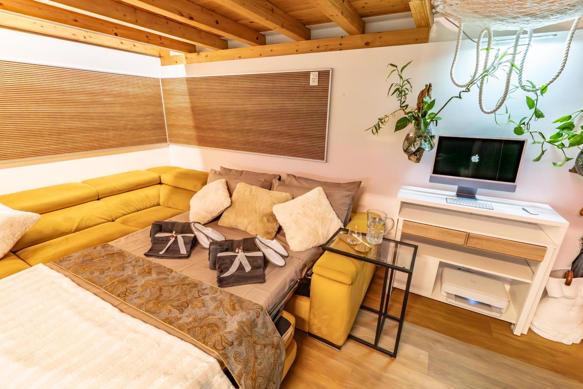 Luxe & Haven - Jacuzzi, Sauna, Steam, Private Parking