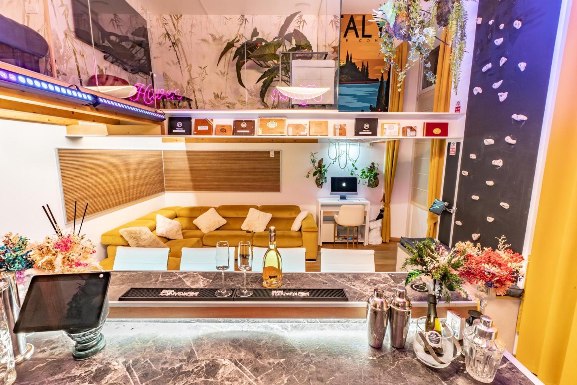 Apartment Luxe & Haven - Jacuzzi, Sauna, Steam, Private Parking *
