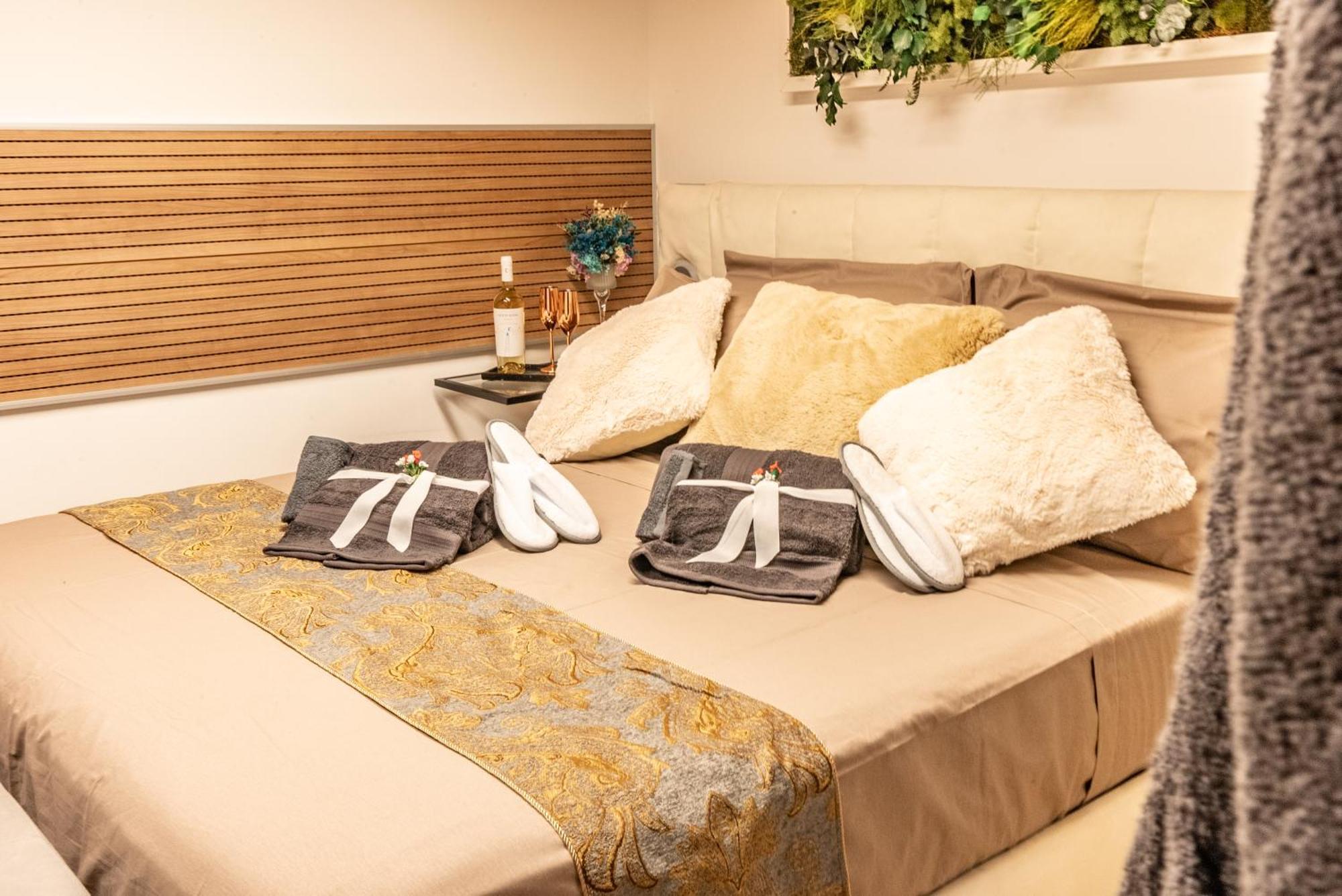 Luxe & Haven - Jacuzzi, Sauna, Steam, Private Parking *