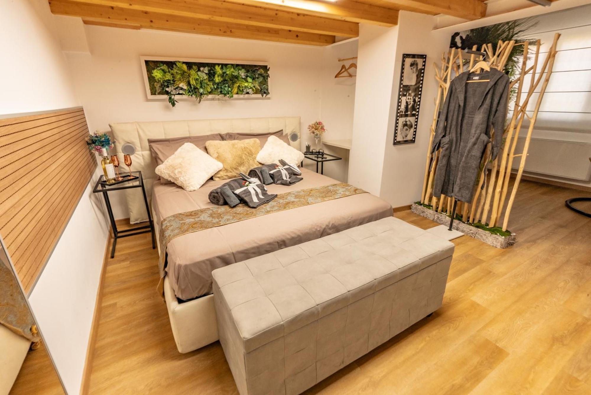 Luxe & Haven - Jacuzzi, Sauna, Steam, Private Parking Apartment Como