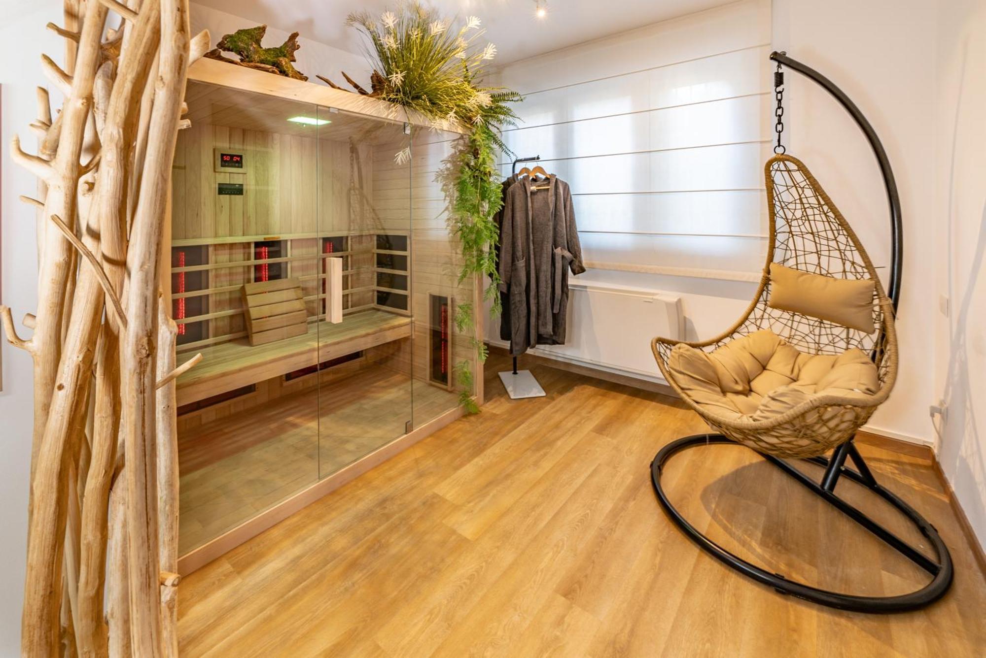 Apartment Luxe & Haven - Jacuzzi, Sauna, Steam, Private Parking Como