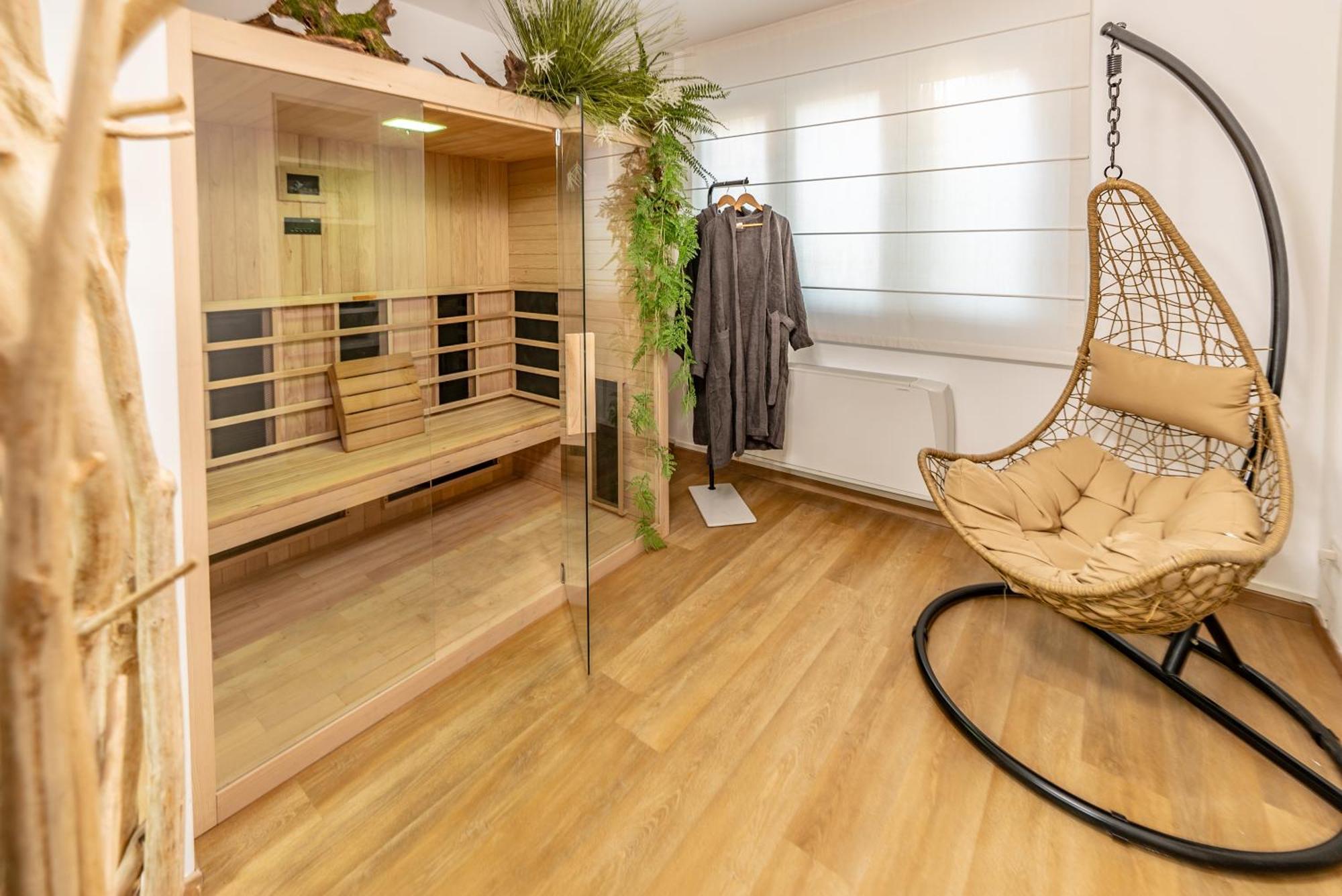 Apartment Luxe & Haven - Jacuzzi, Sauna, Steam, Private Parking Como