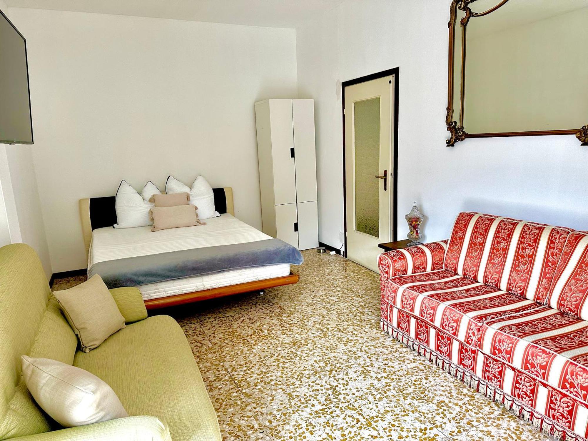 Spacious, Minimalist, Chic 