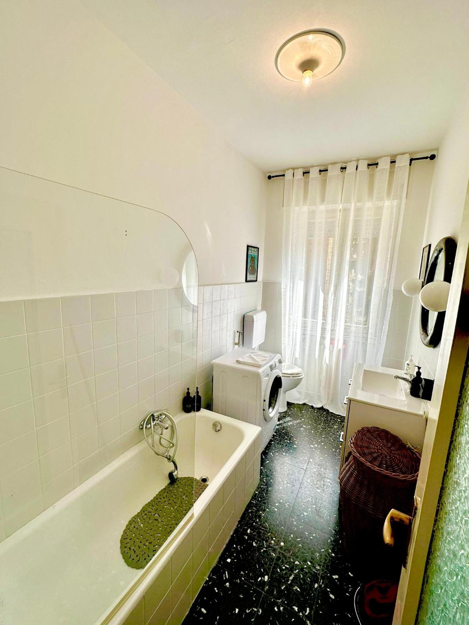 Apartment Spacious, Minimalist, Chic 