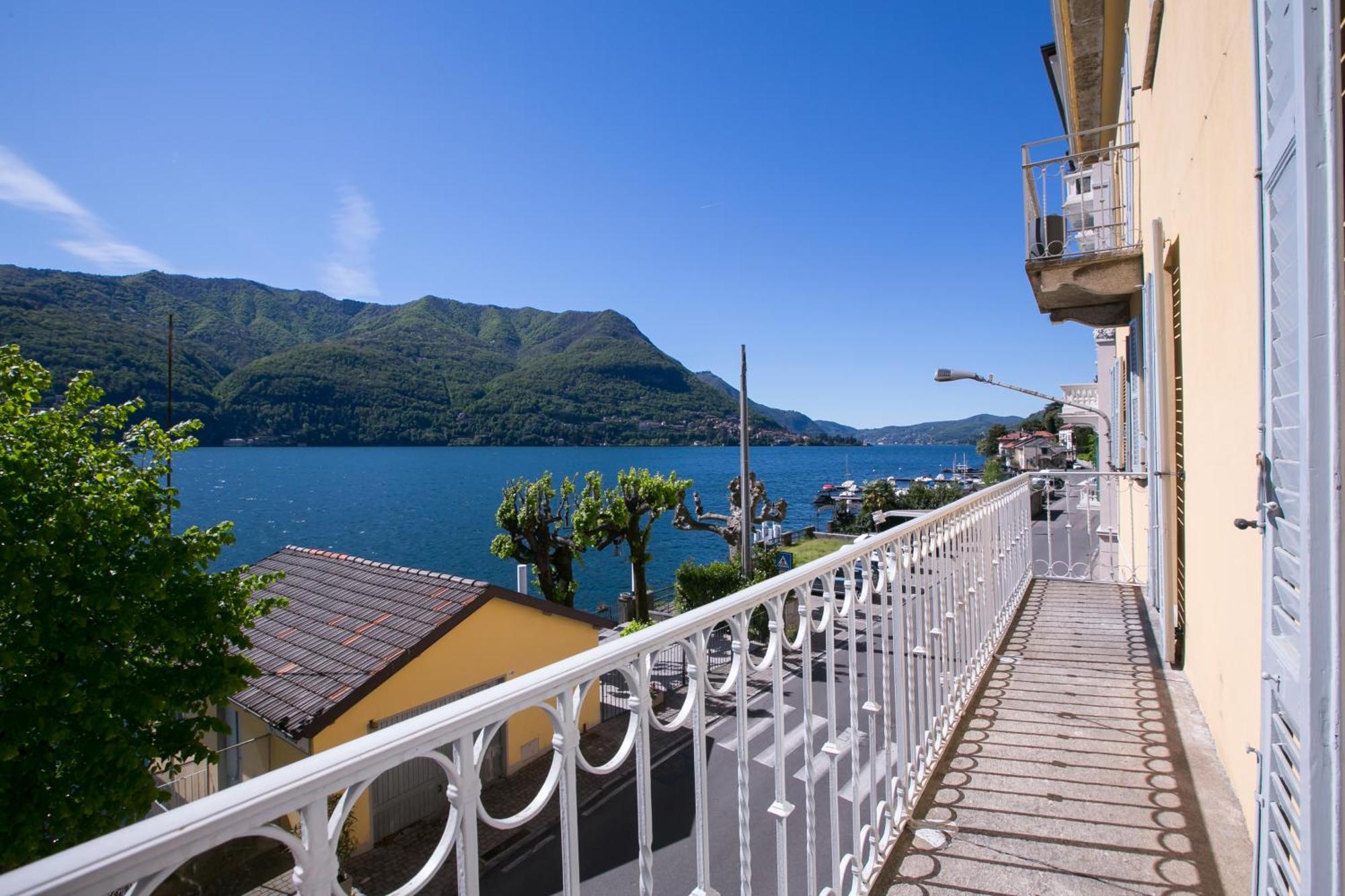 Laglio Deluxe Apartment Carate Urio