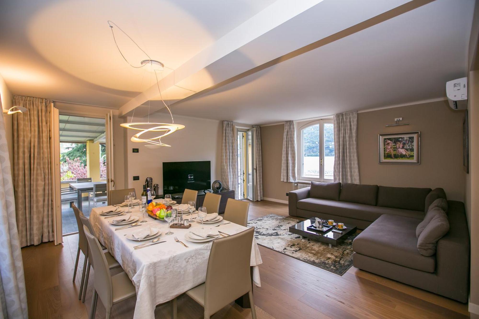 Laglio Deluxe Apartment