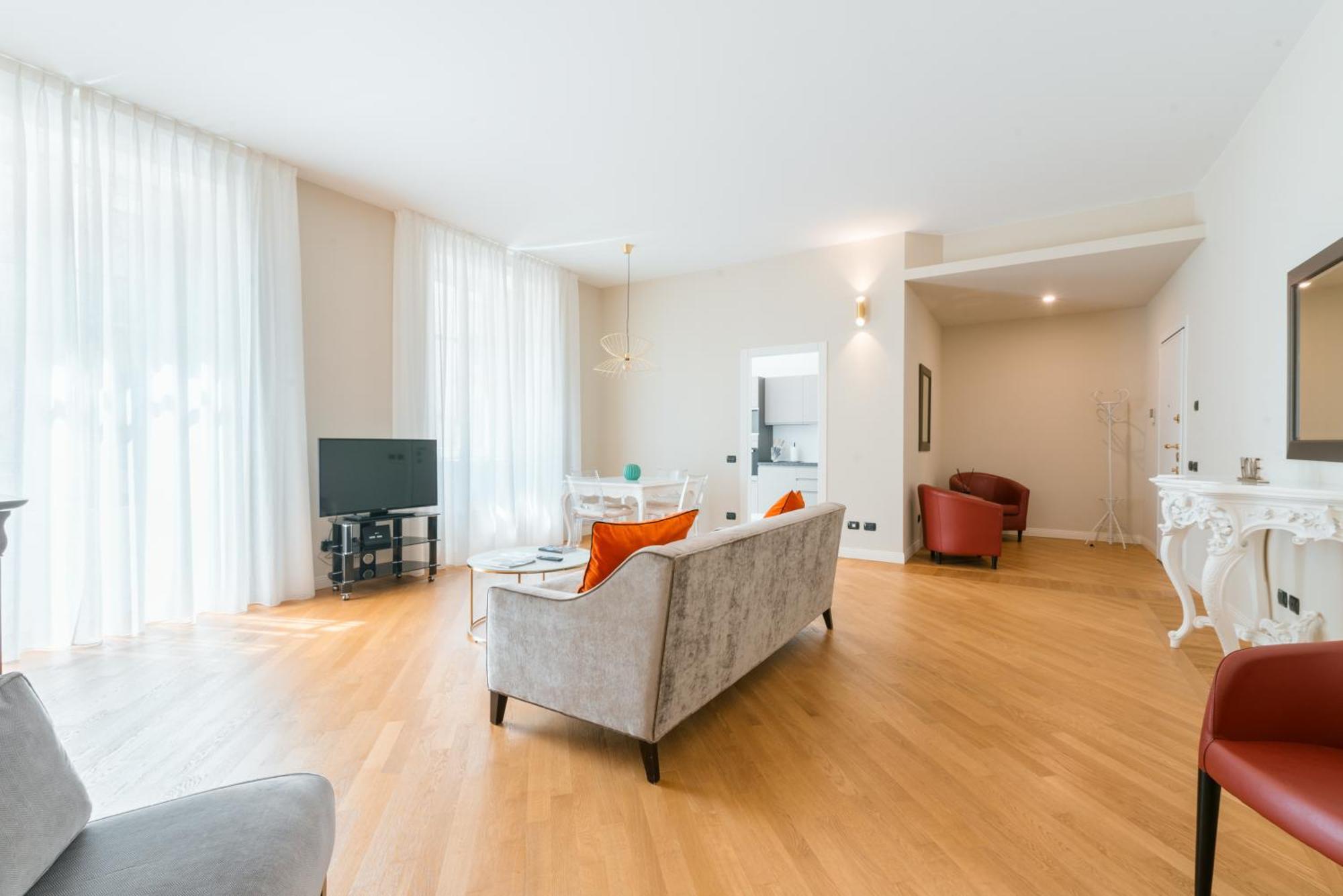 Loft Azalea, By R Collection * Como