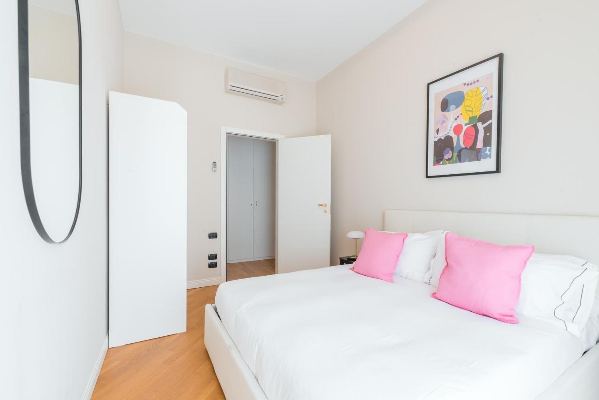 Loft Azalea, By R Collection Apartment