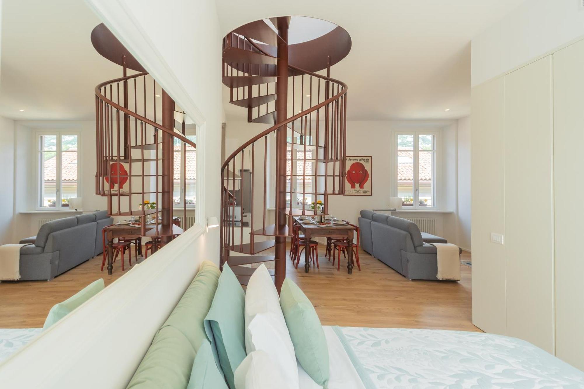 Rooftop Nest In Center By Rent Como