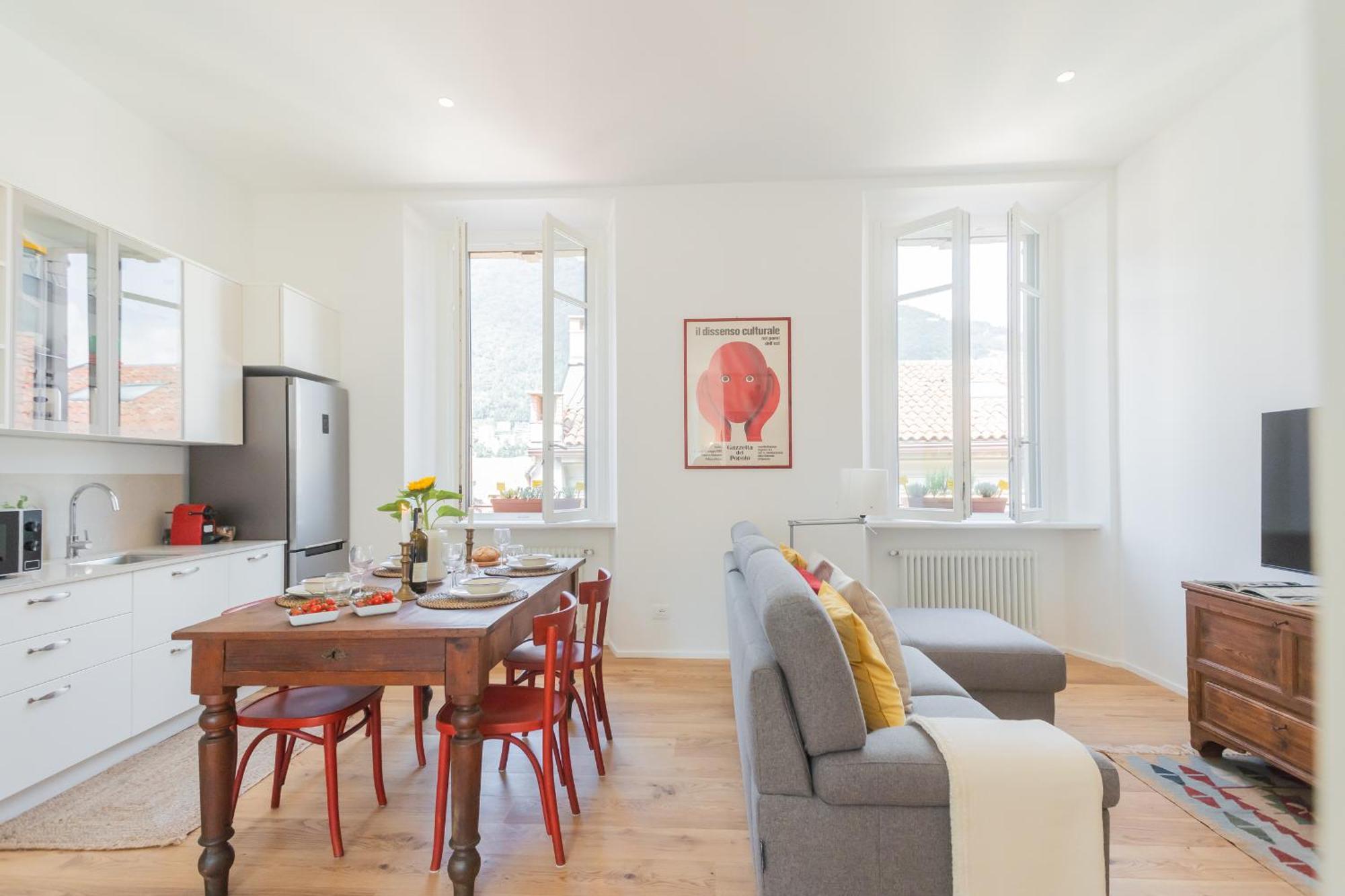 Rooftop Nest In Center By Rent Apartment *