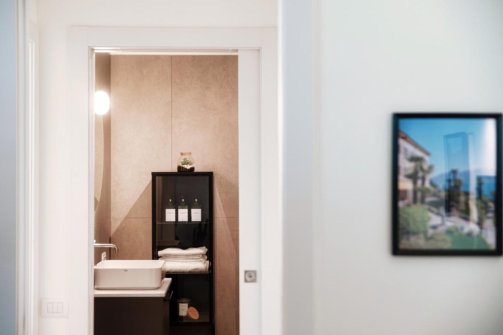 Shades Of - Apartment Como