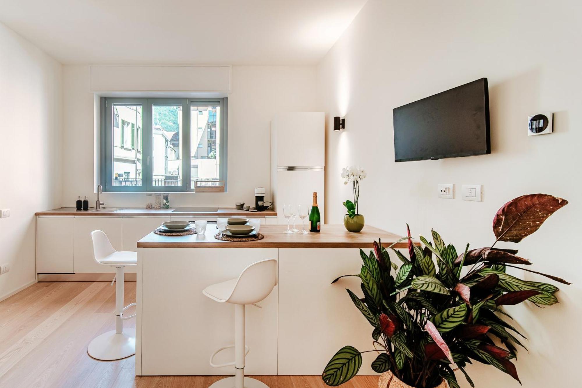 Apartment Shades Of - Como