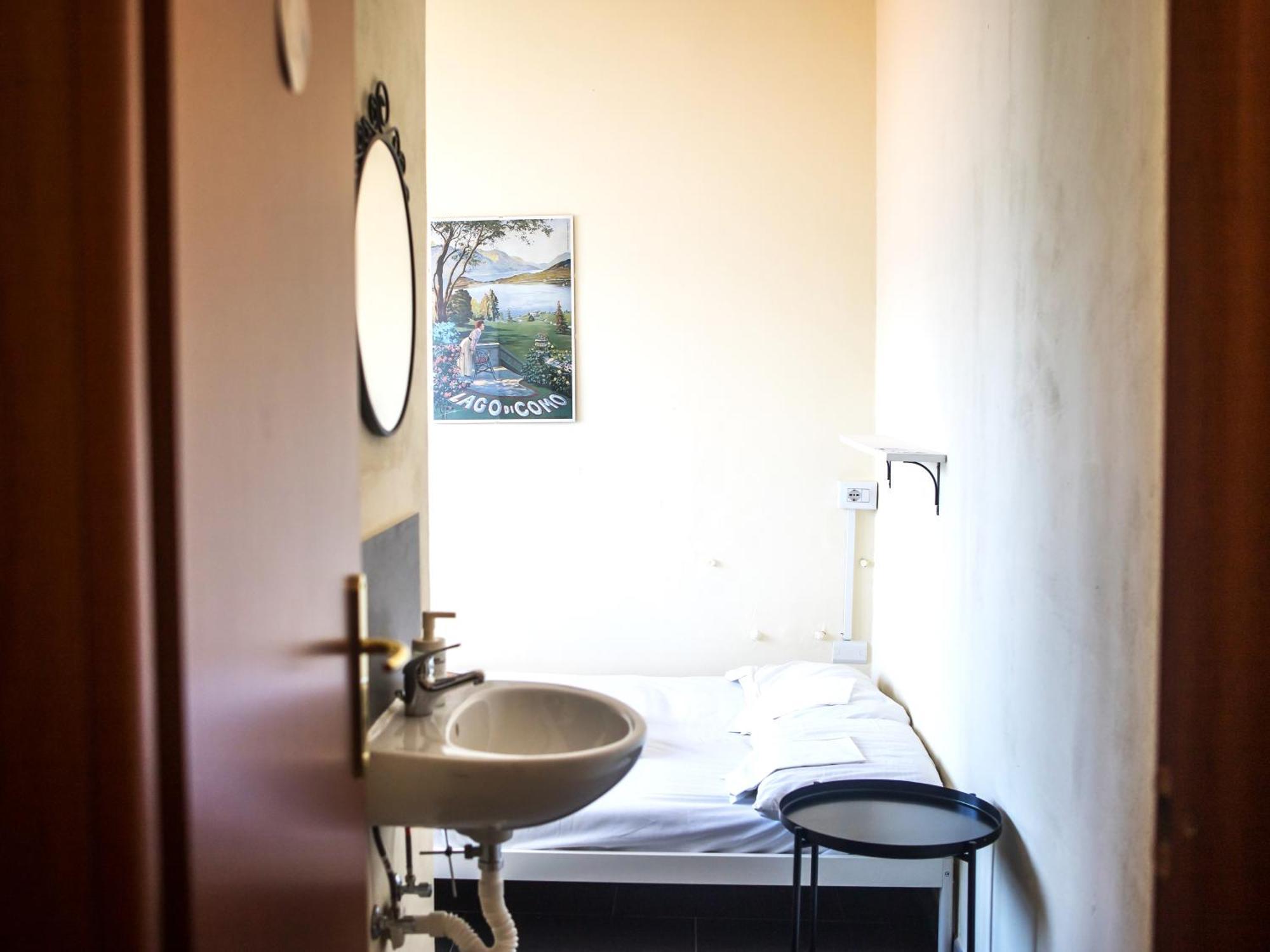 Lake Como Hostel *