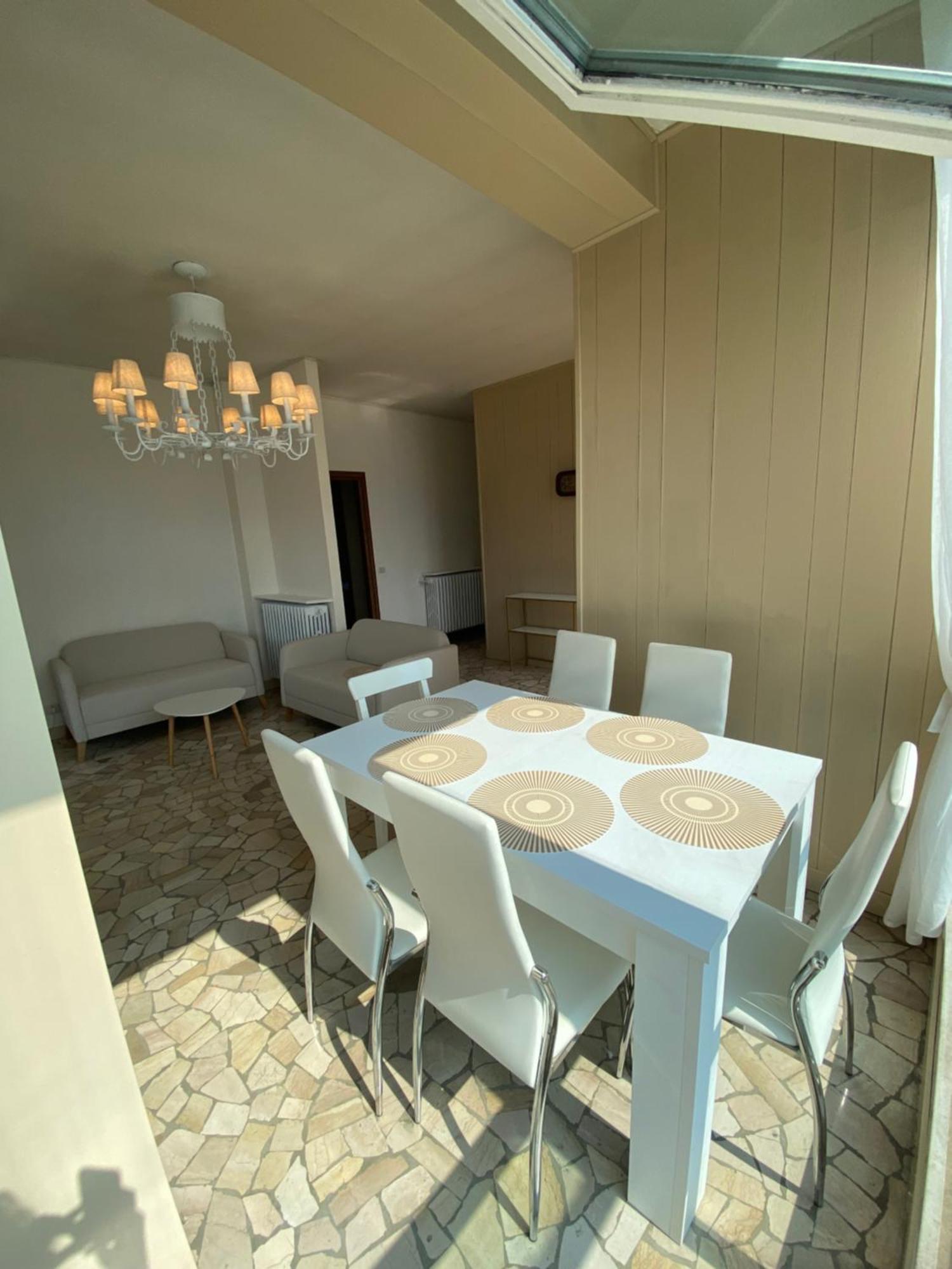 Panorama Apartment *