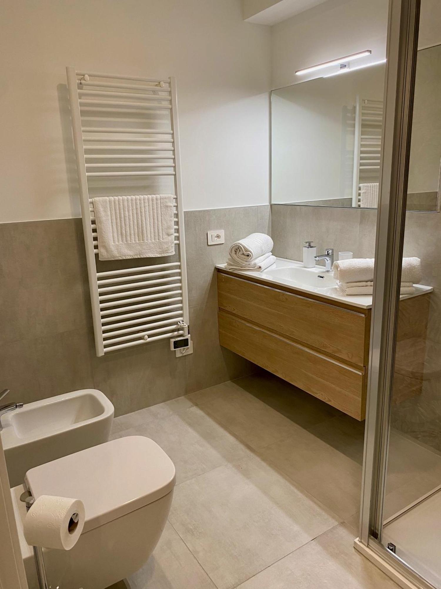Apartment New Residenza Le Essenze - I 7 Laghi *