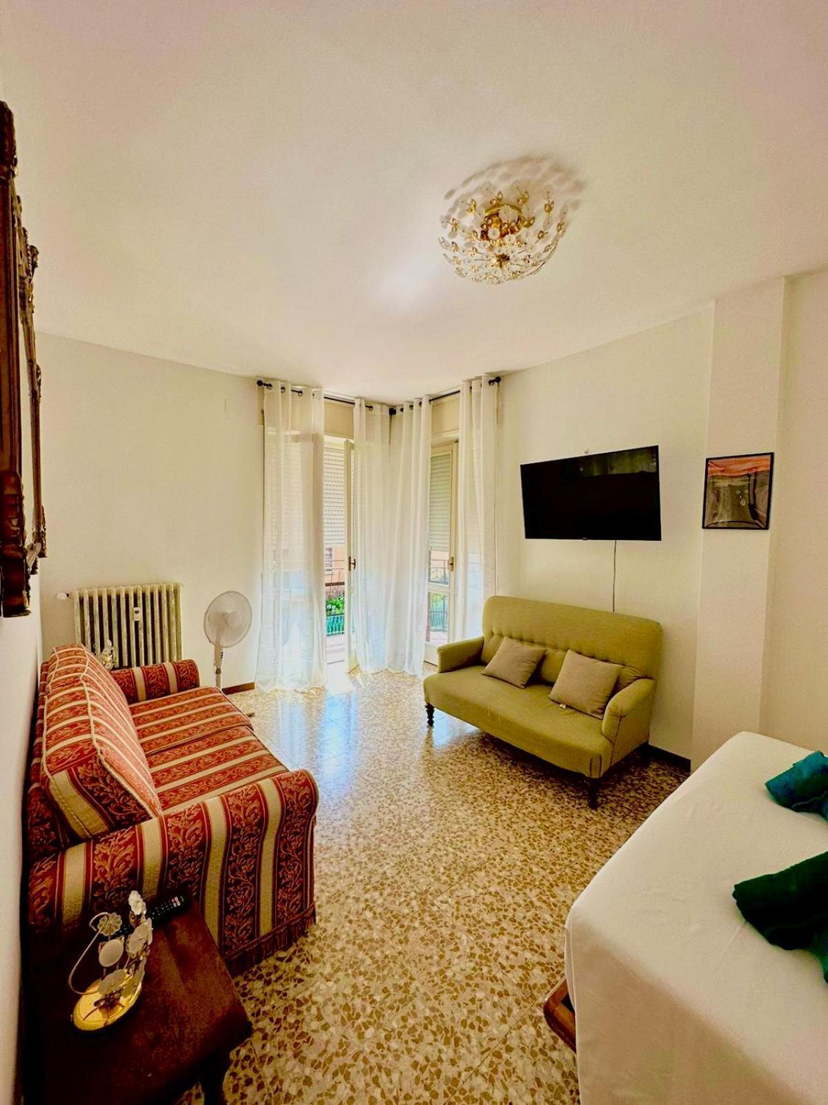 Spacious, Minimalist, Chic 