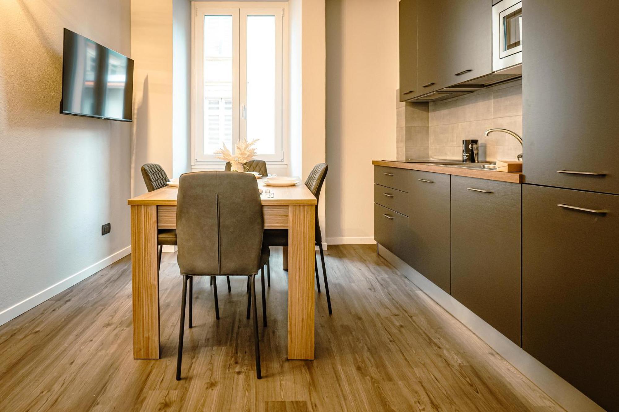 Apartment Giovio41-a Due Passi Dal Centro Como