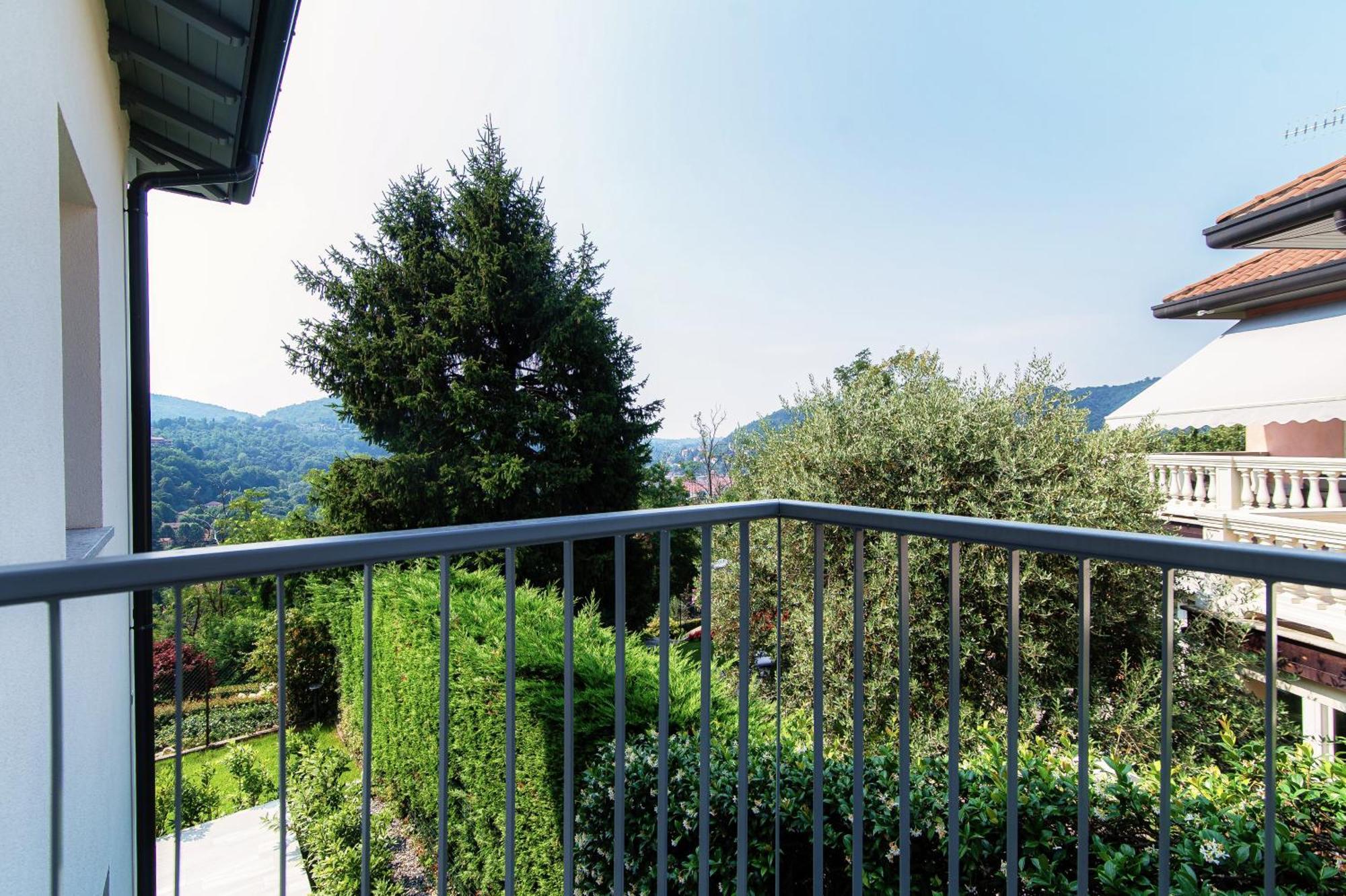 Apartment Martina - By Myhomeincomo *