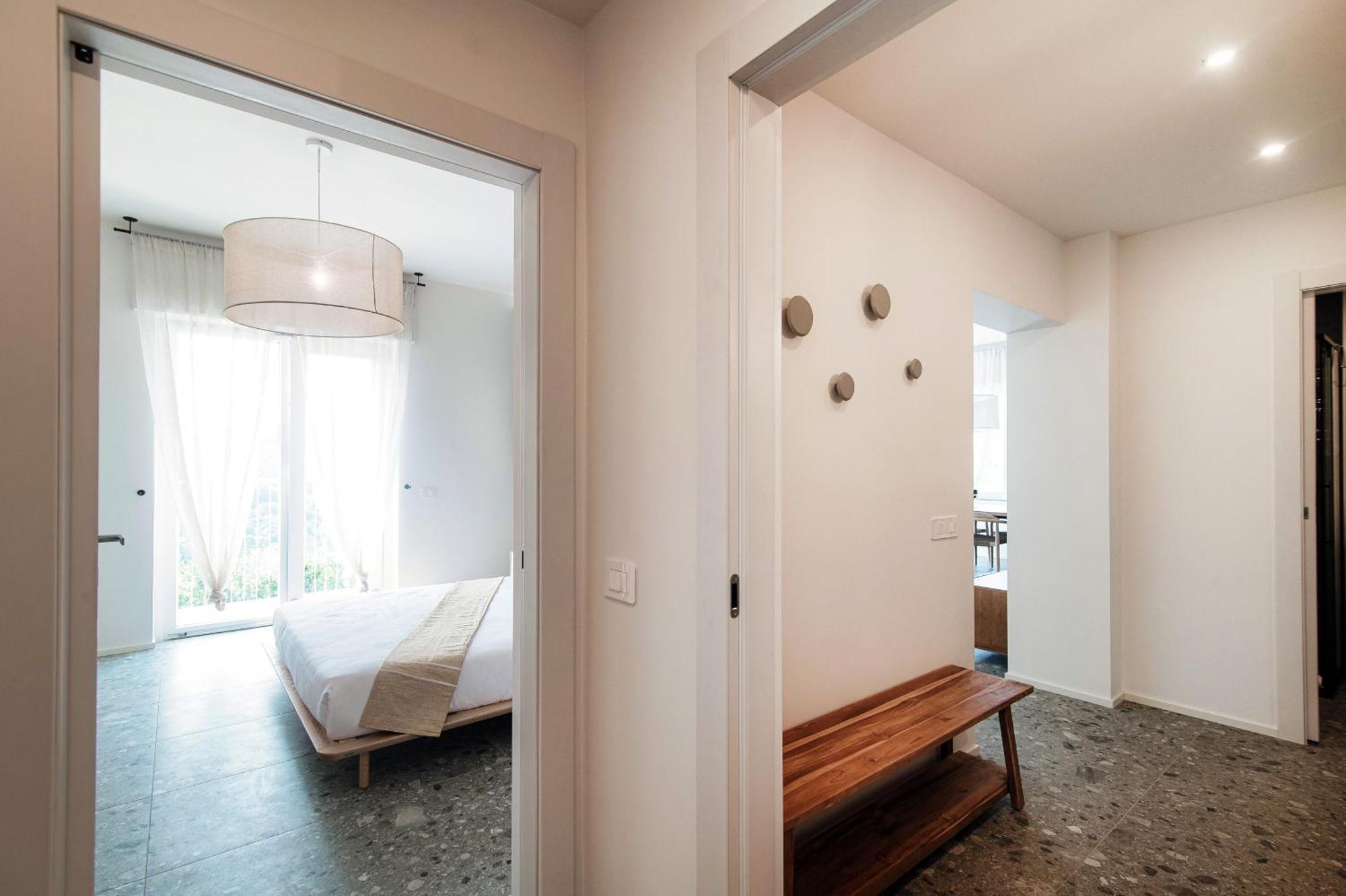 Apartment Martina - By Myhomeincomo