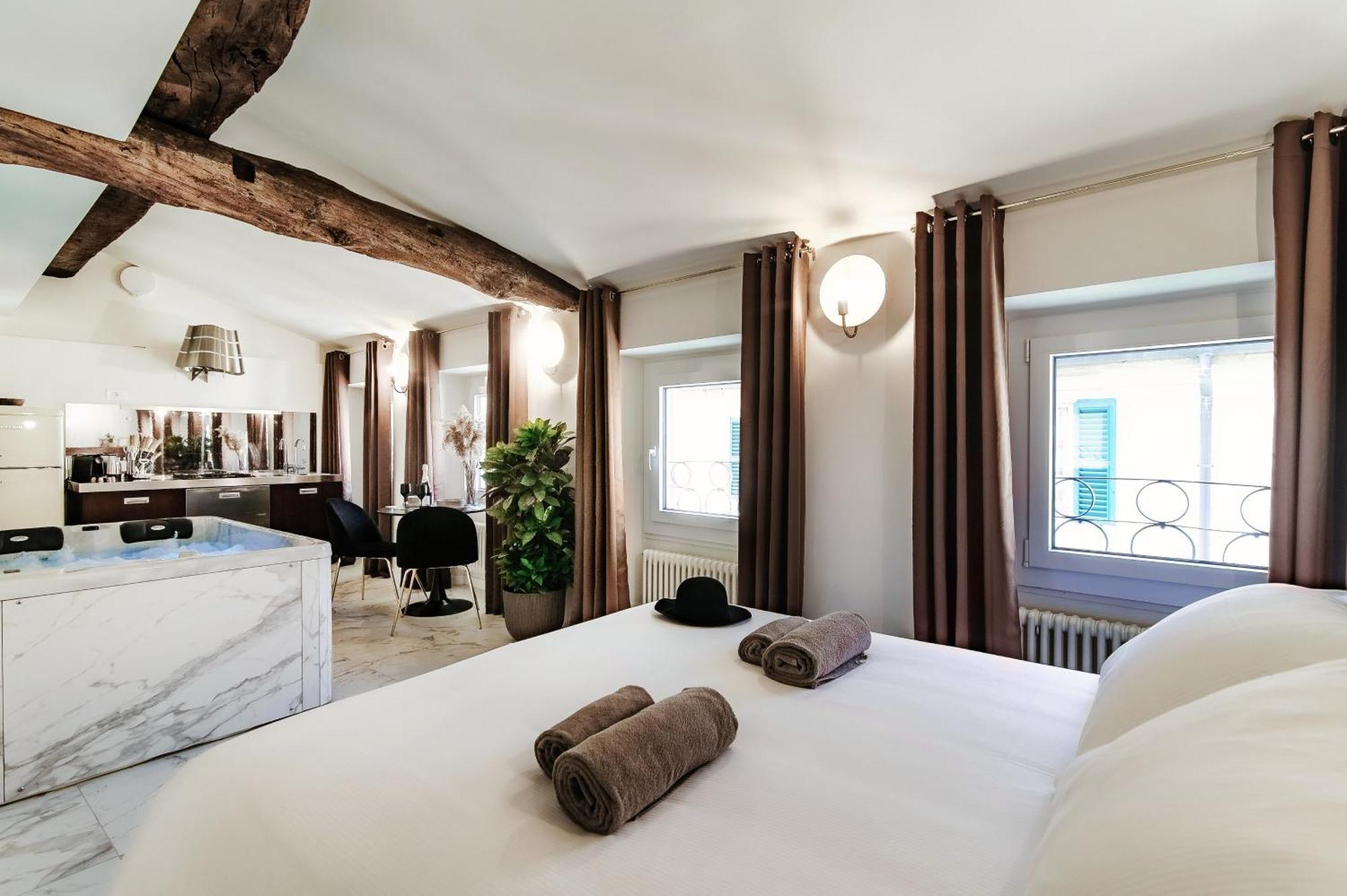 Apartment Sahara & Amazzonia Luxury Rooms- The House Of Travelers Como