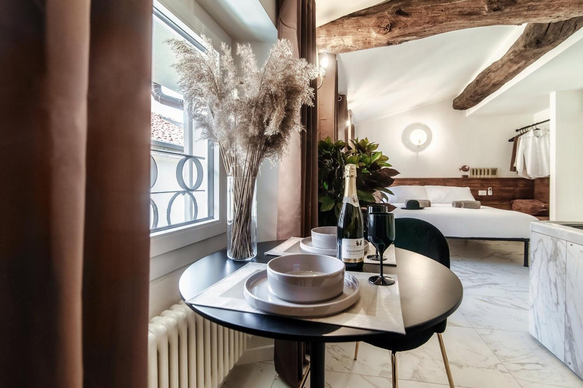 Sahara & Amazzonia Luxury Rooms- The House Of Travelers *