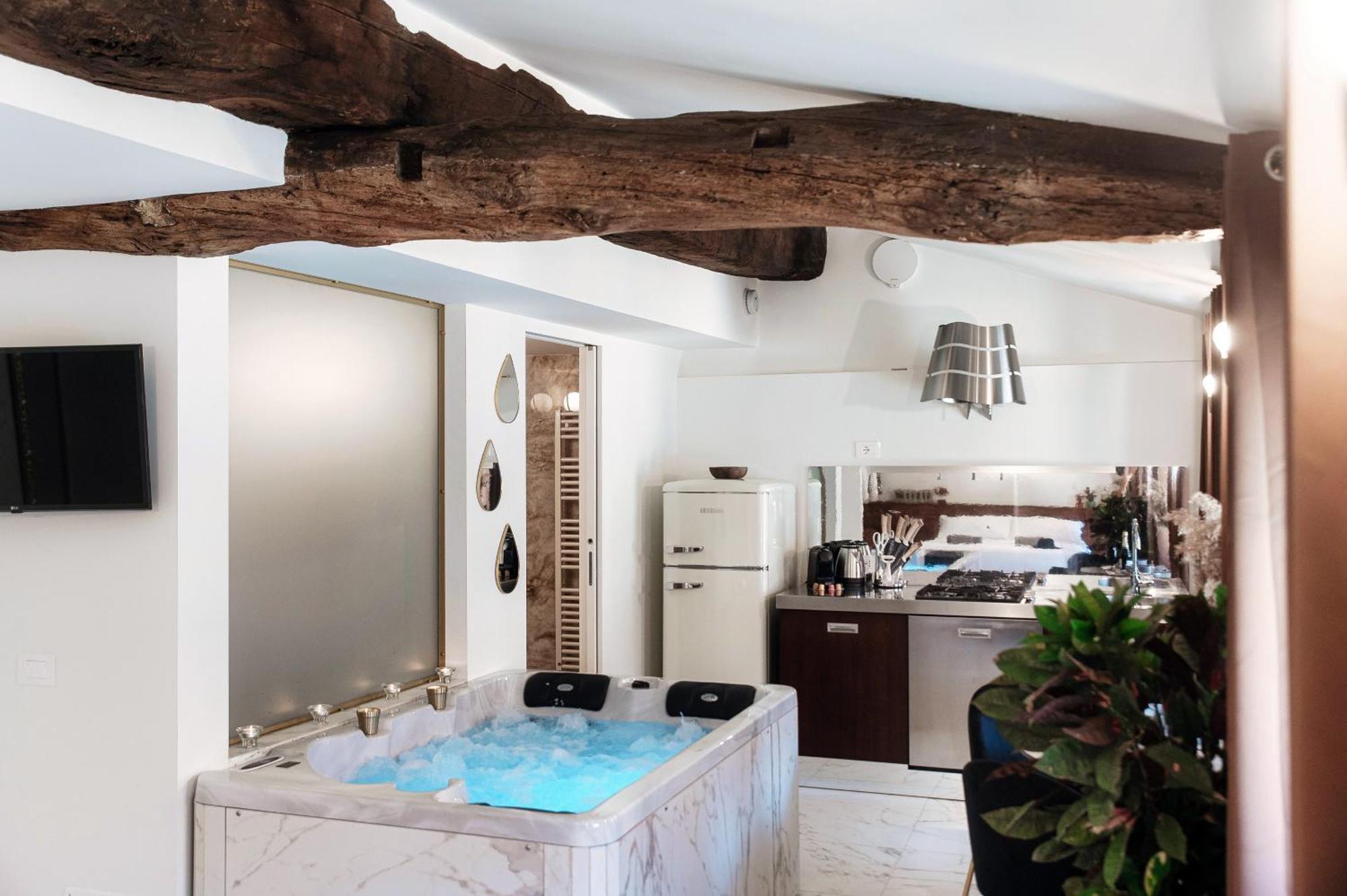 Sahara & Amazzonia Luxury Rooms- The House Of Travelers Apartment *