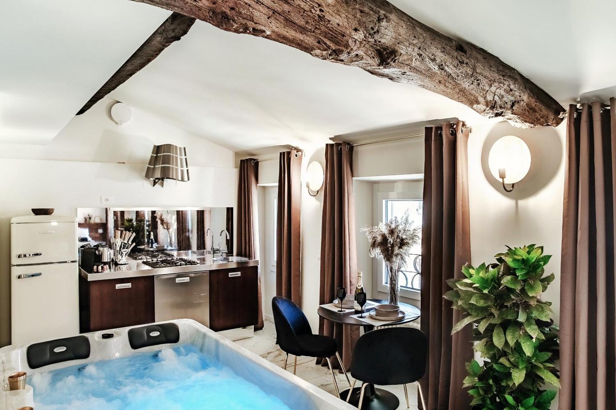 Sahara & Amazzonia Luxury Rooms- The House Of Travelers