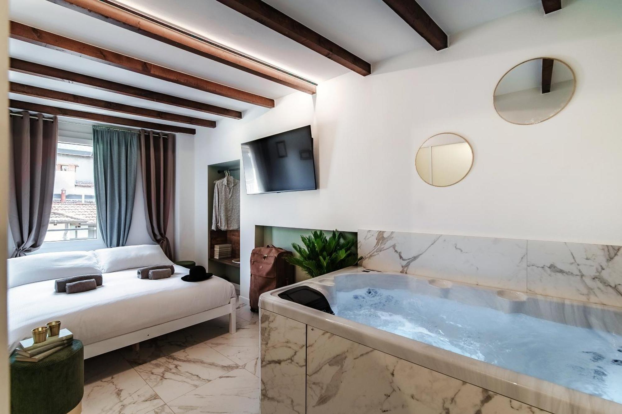 Sahara & Amazzonia Luxury Rooms- The House Of Travelers Como