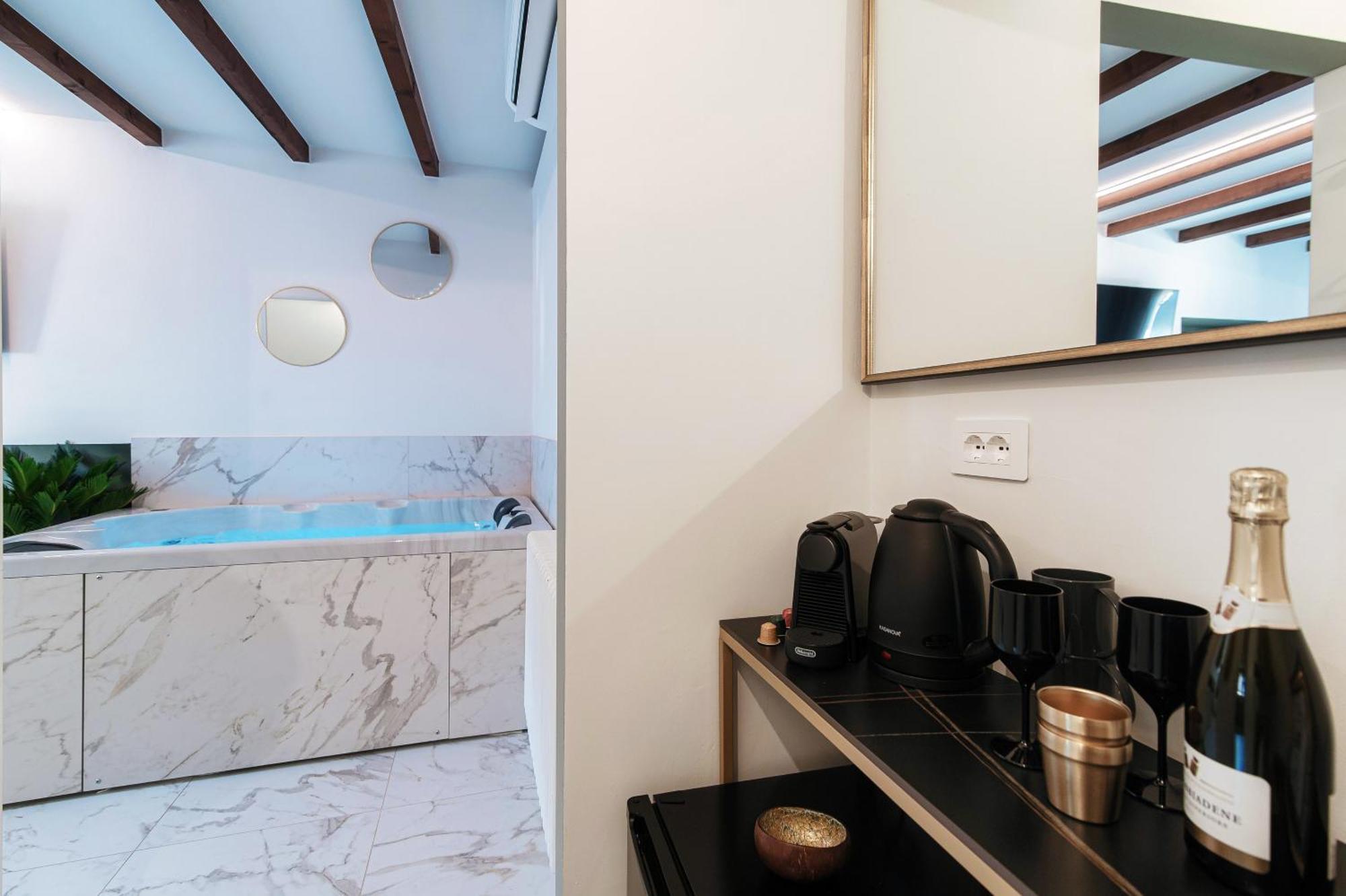 Sahara & Amazzonia Luxury Rooms- The House Of Travelers *
