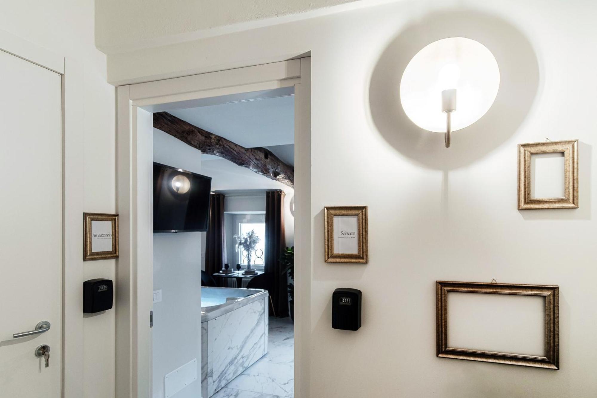 Sahara & Amazzonia Luxury Rooms- The House Of Travelers Apartment Como