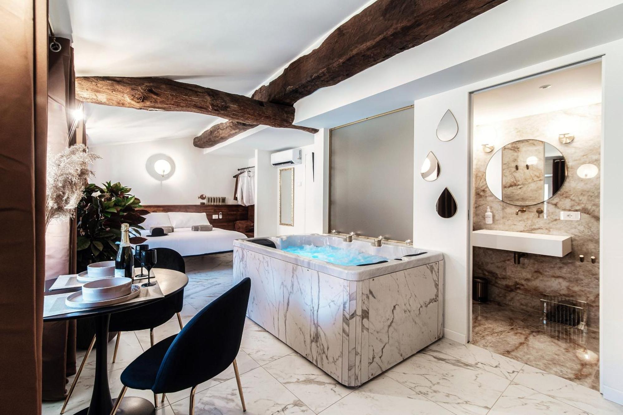 Sahara & Amazzonia Luxury Rooms- The House Of Travelers Apartment *