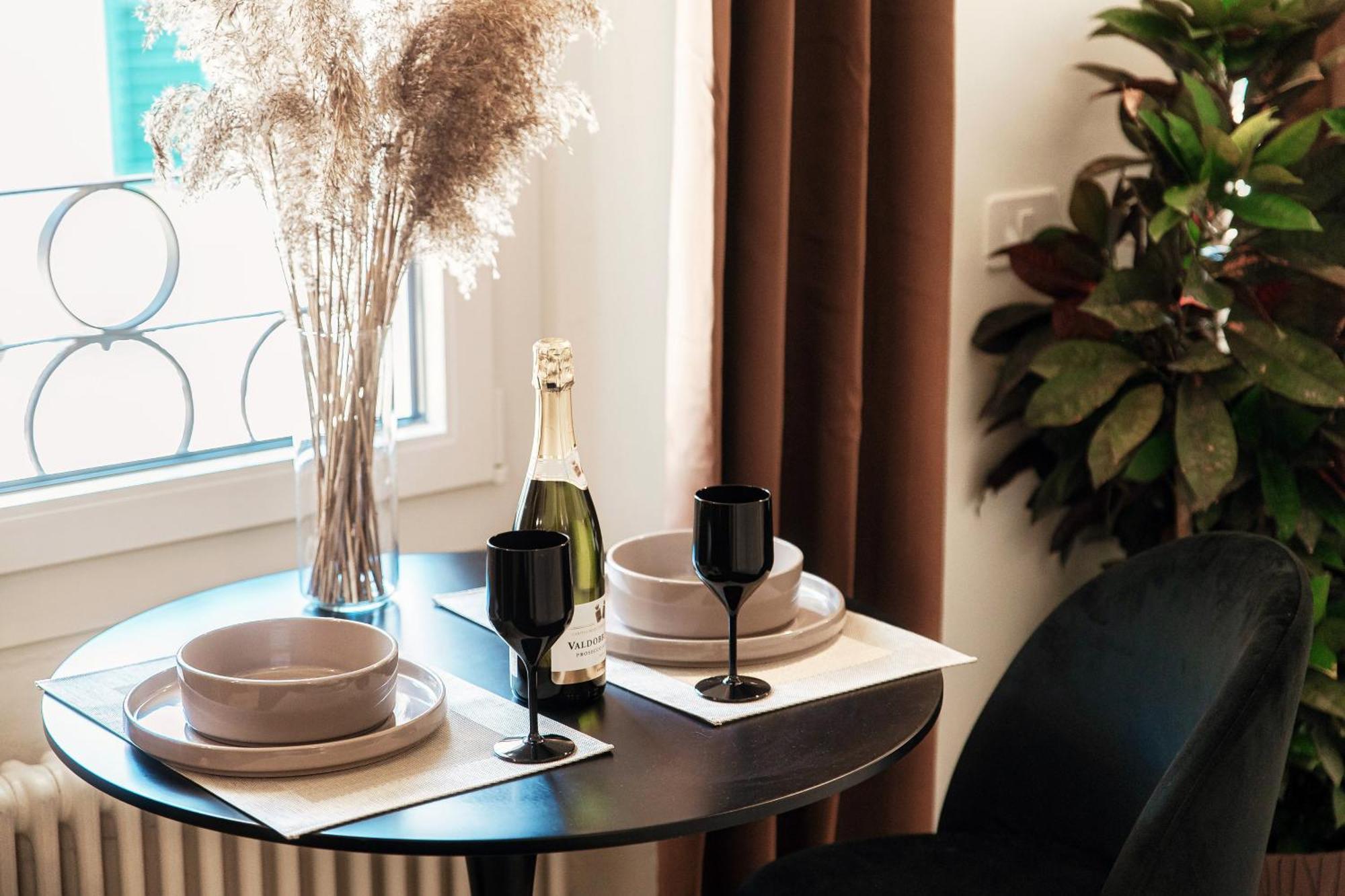 Sahara & Amazzonia Luxury Rooms- The House Of Travelers Apartment Como