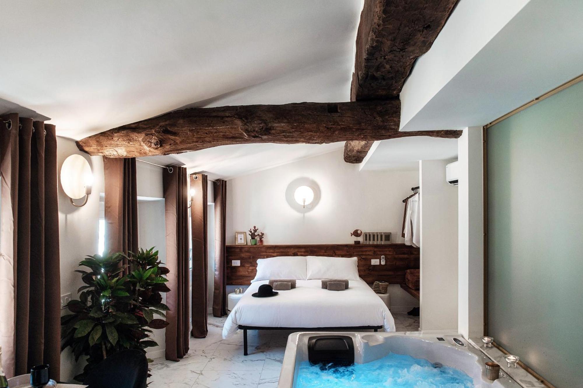 Sahara & Amazzonia Luxury Rooms- The House Of Travelers Apartment