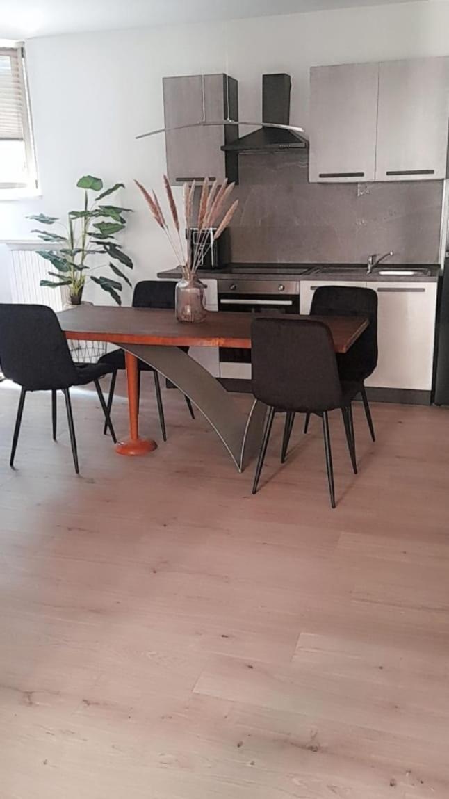 Manara 10 Apartment *