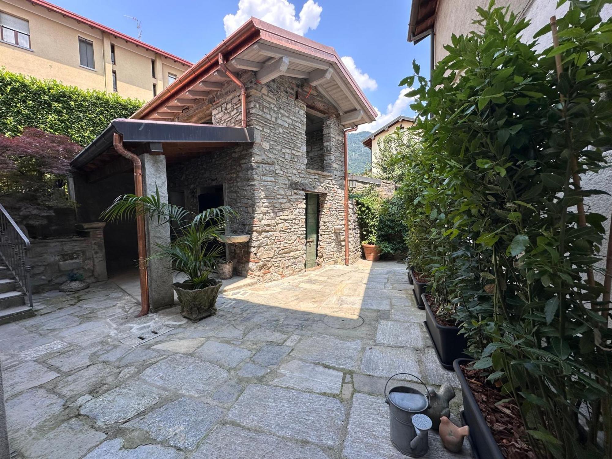 Holiday Curt De L'elba With Private Garden And Parking - Cernobbio