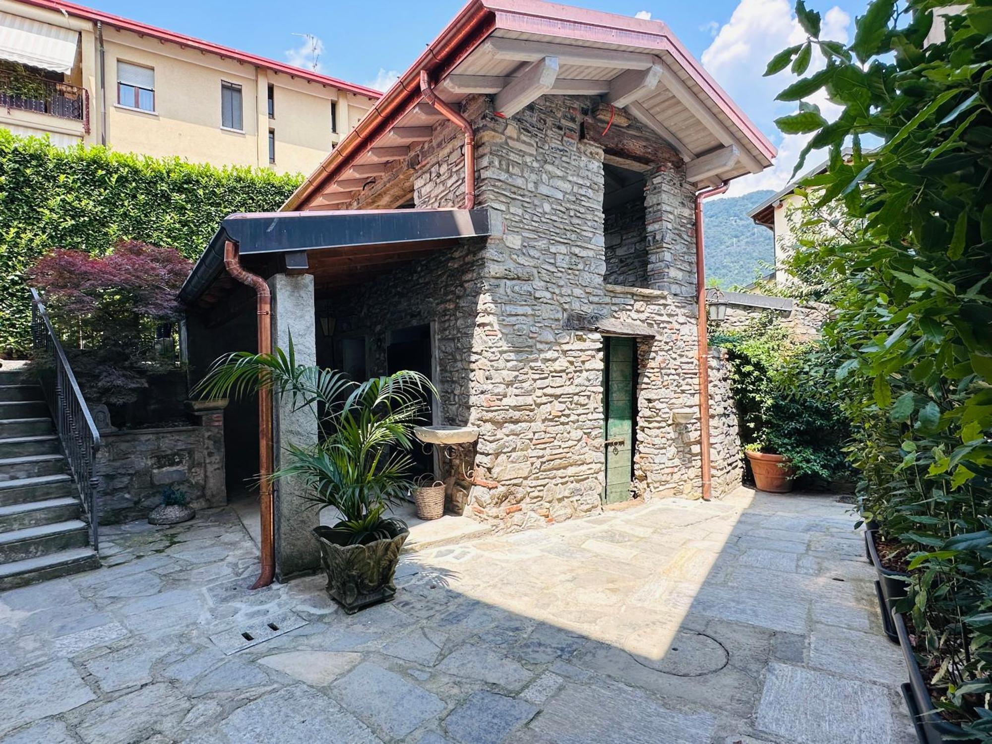 Apartment Holiday Curt De L'elba With Private Garden And Parking - *