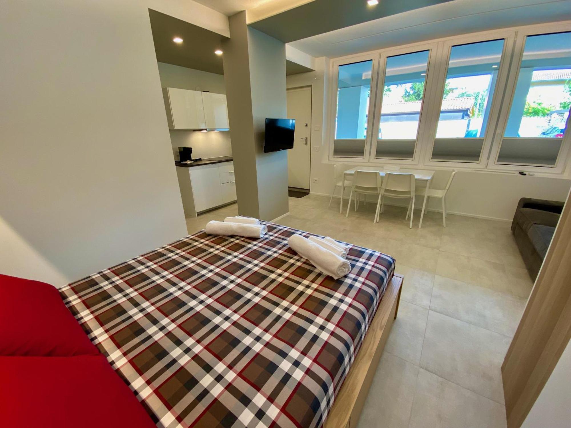 Apartment New Residenza Le Essenze - I 7 Laghi *