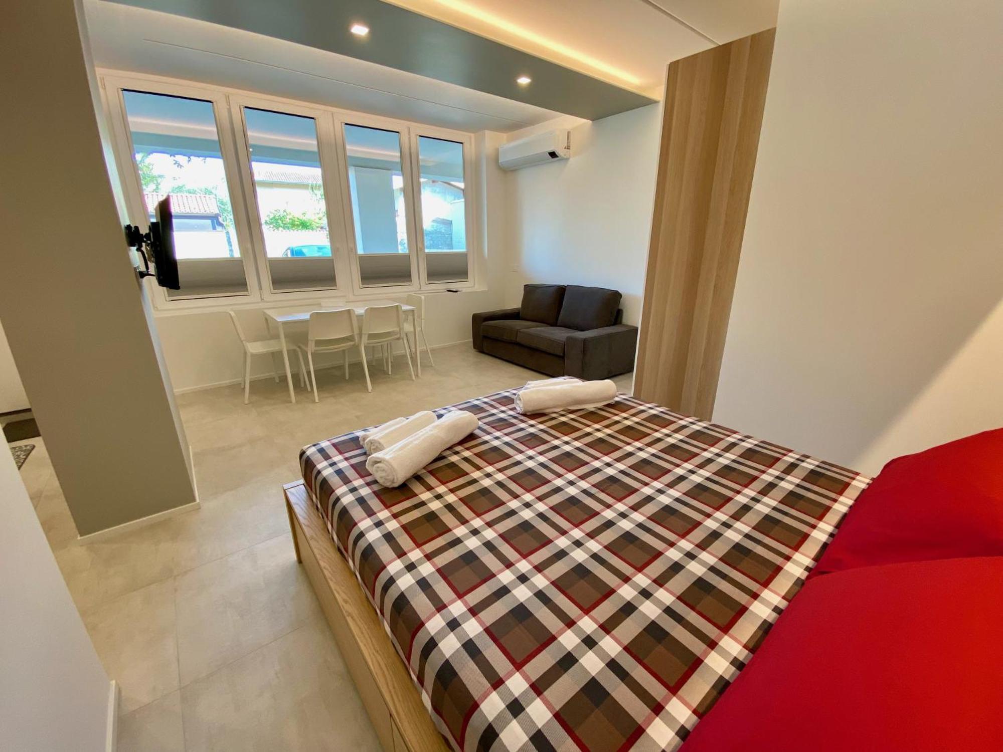 Apartment New Residenza Le Essenze - I 7 Laghi Erba