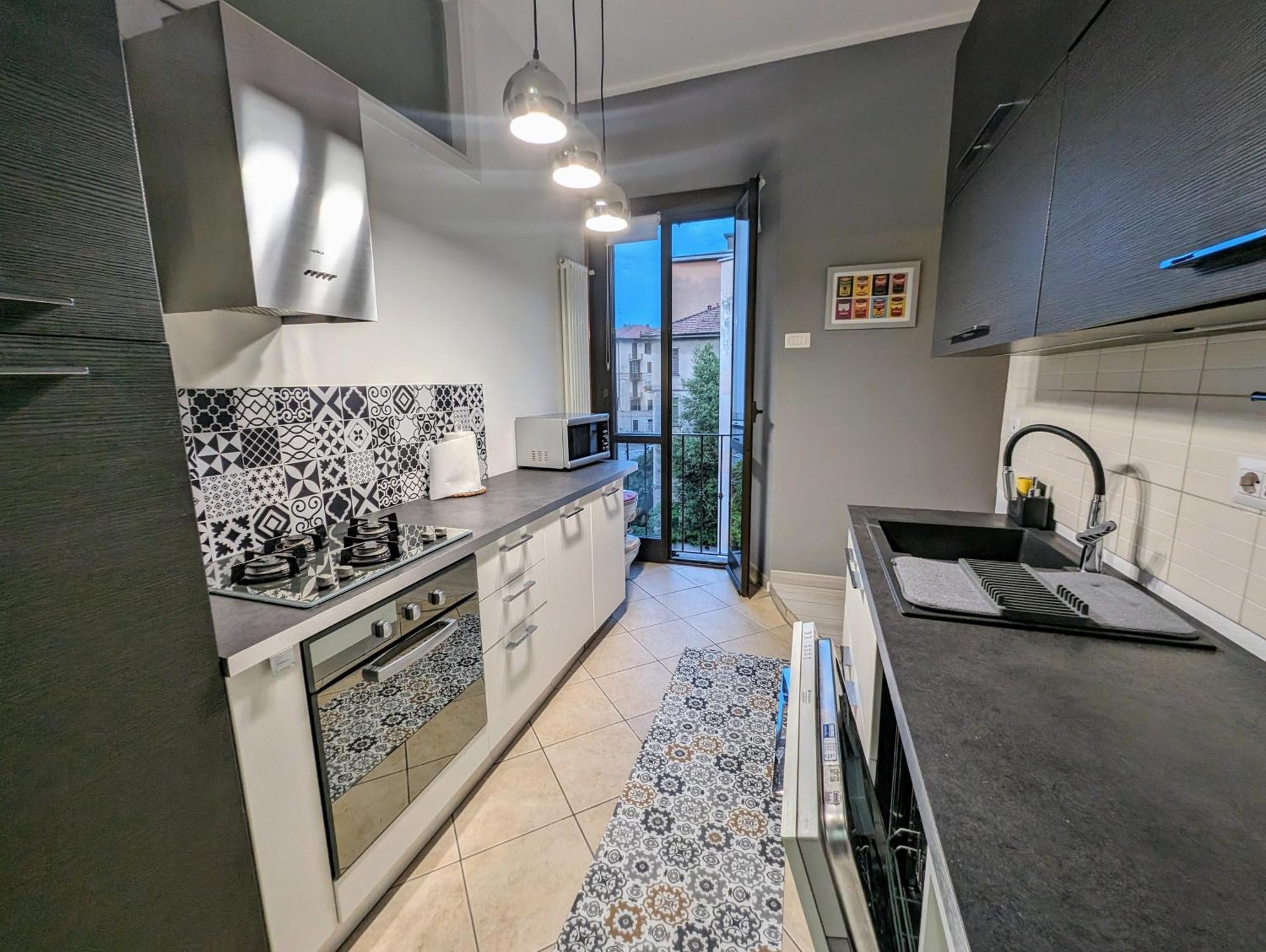 Bright Flat Just 10 Minutes From The Centre Apartment
