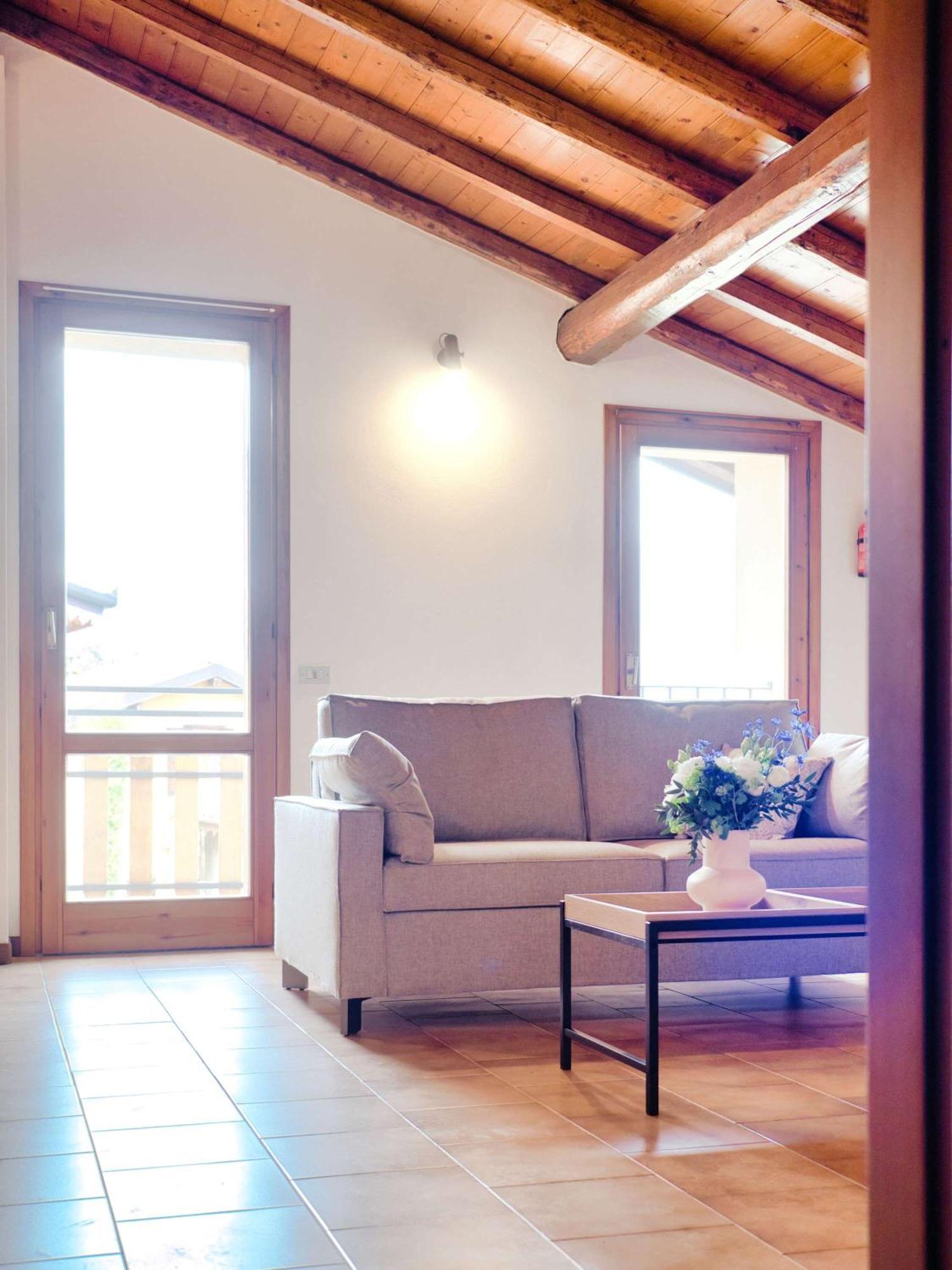 Apartment Mansarda Lilli Magreglio