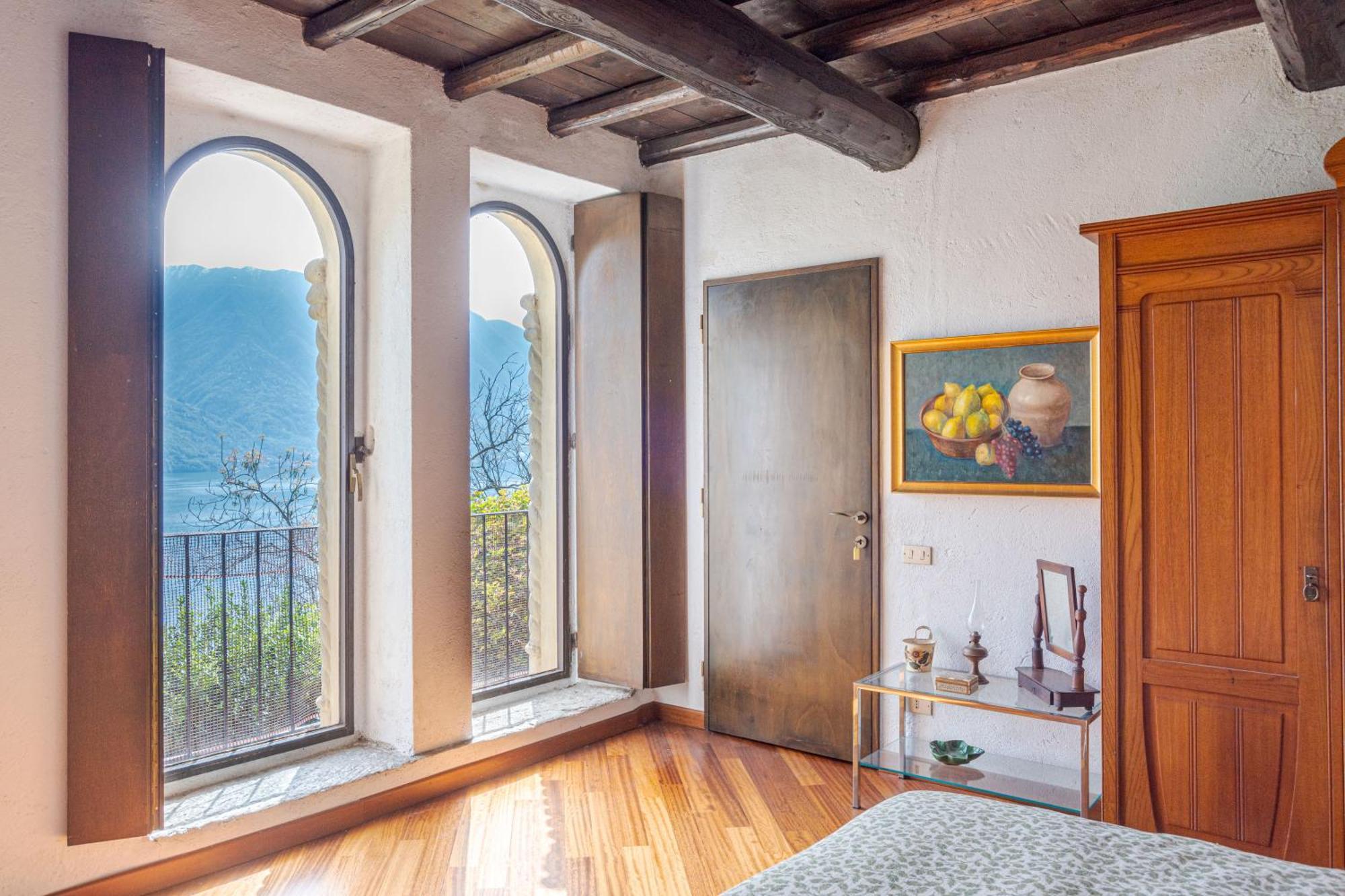 Apartment Stunning Castle In With Lake View *