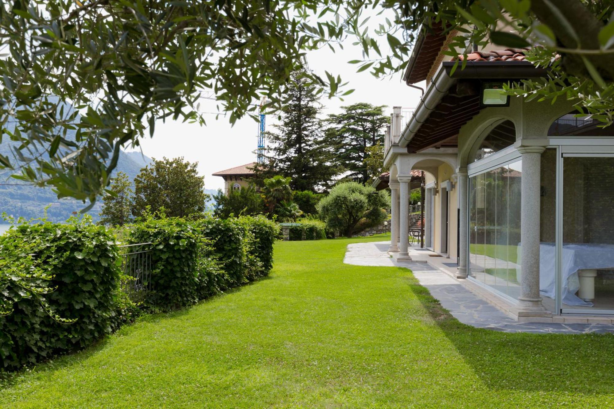 Luxury * Laglio